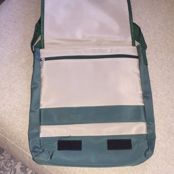 U Miami School of Nursing/Health Studies Crossbody - Picture 4 of 6